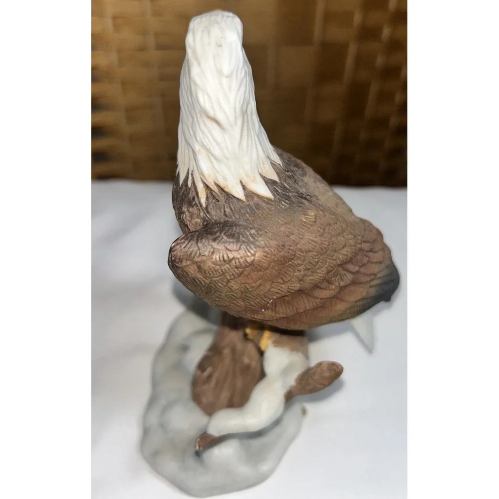 Bald Eagle Standing Figurine 6.25 x‎ 4.25